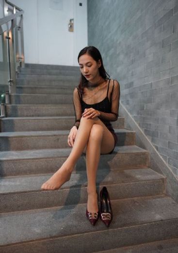 美女脱得一干二净