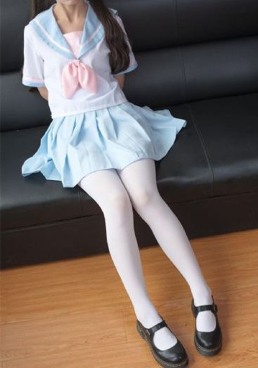 动漫老师胸乳动漫
