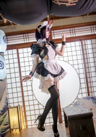 夫妻回不去的联欢晚会动漫