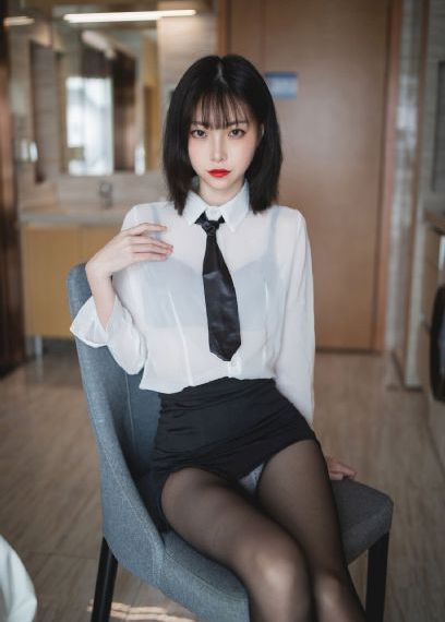 扒开美女狂揉下部