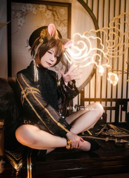 年轻漂亮的妈妈