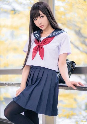 不扣钮扣的女孩